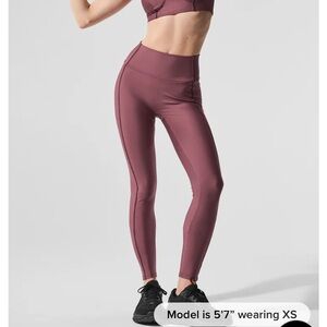 ALO set airlift bra and redefine legging